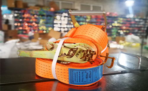 拉紧器